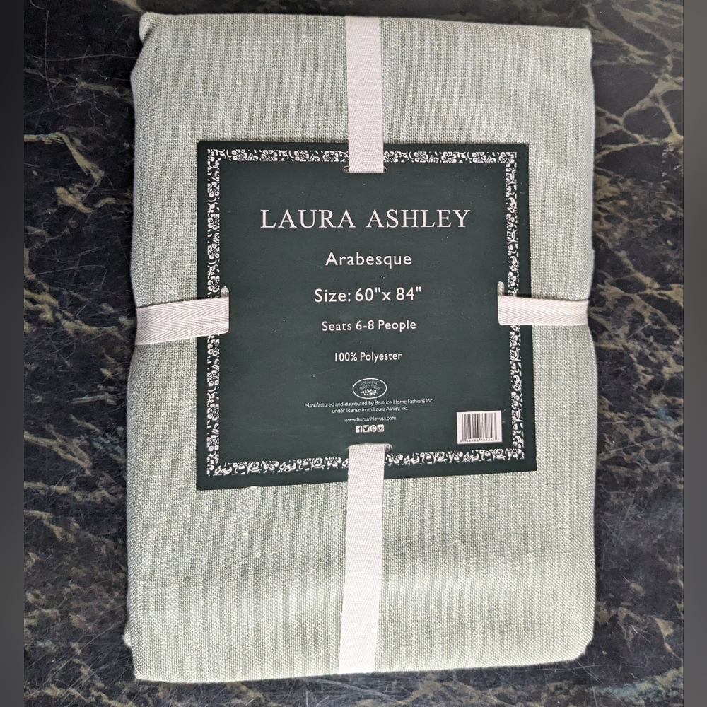 NWT LAURA ASHLEY Arabesque Sage Green Tablecloth Size 60" x 84" Metallic Sparkle